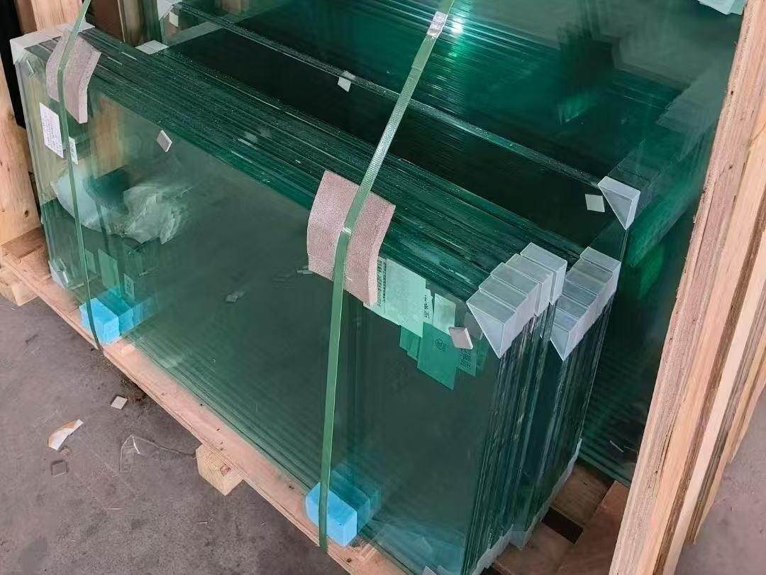 防彈玻璃的應(yīng)用解析:以及場(chǎng)景適配、厚度等級(jí)到成本價(jià)格